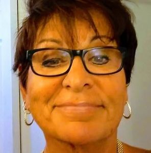 Meet your Posher, Carolyn